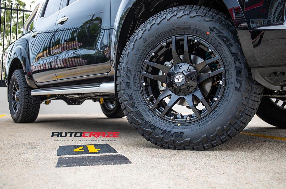 NISSAN NAVARA CLIFF MATTE BLACK